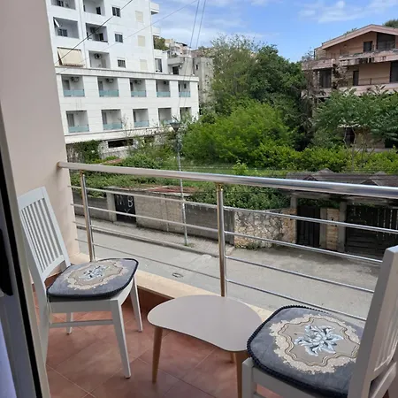 Lovely With Balcony Dom wakacyjny Durrës