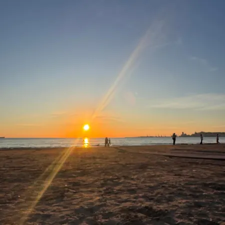 Lovely With Balcony Ferienhaus Durrës