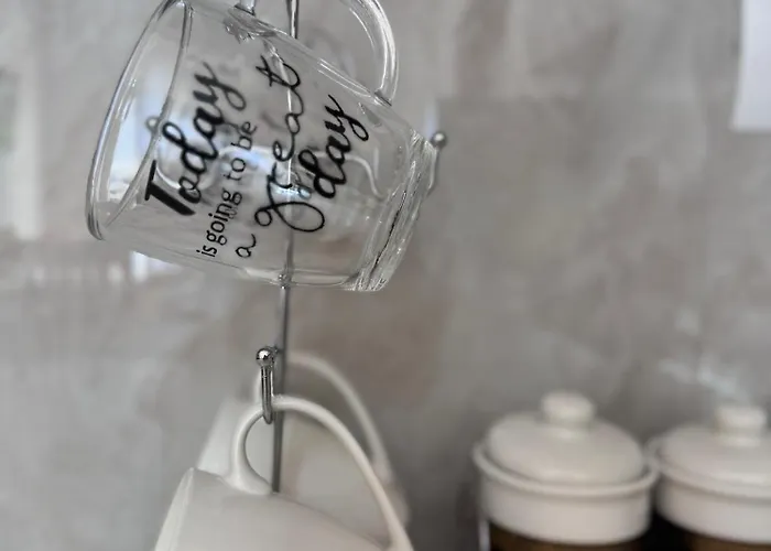 Lovely With Balcony Ferienhaus Durrës