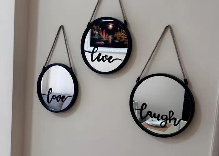 Ferienhaus Lovely With Balcony Durrës