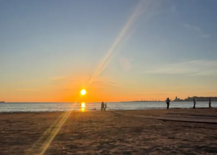 Lovely With Balcony Ferienhaus Durrës