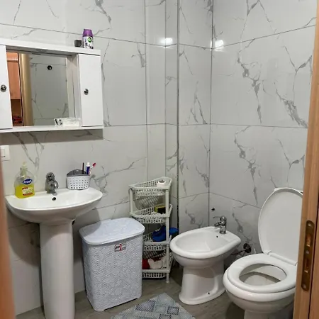 Lovely With Balcony Casa vacanze Durrës