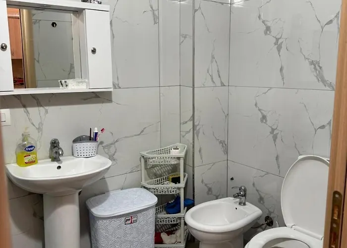 Lovely With Balcony Dom wakacyjny Durrës