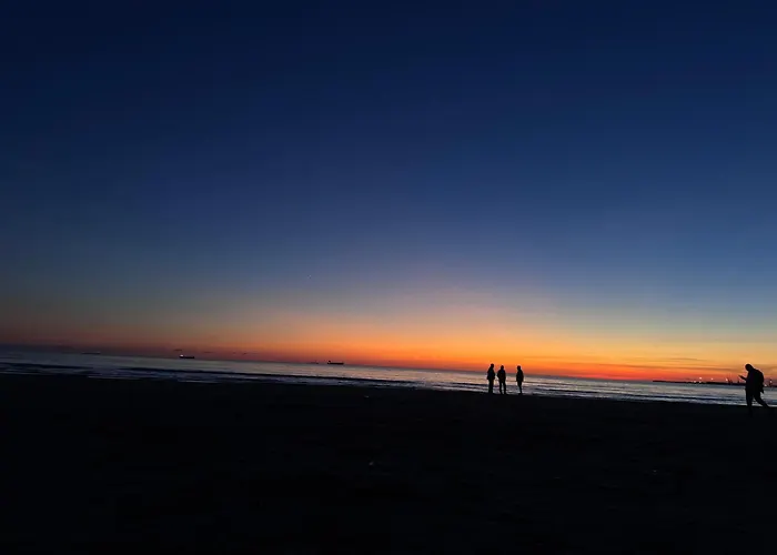 Дом отдыха Lovely With Balcony